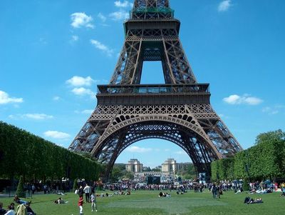 Réunion publique sur le Champ de Mars et le Mur de la Paix