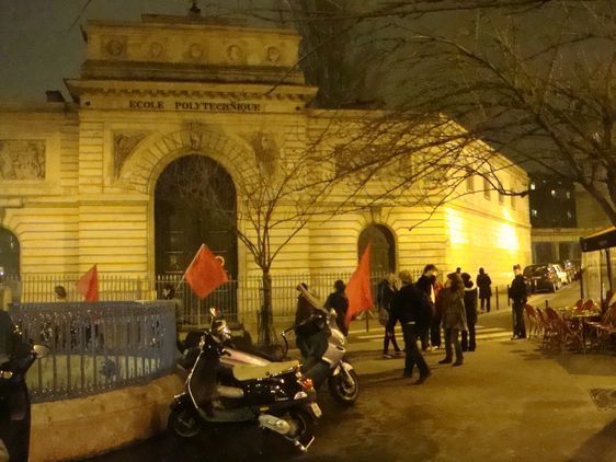 1 heure dans le sens contraire des aiguilles d'une montre, 1 heure dans le sens des aiguilles