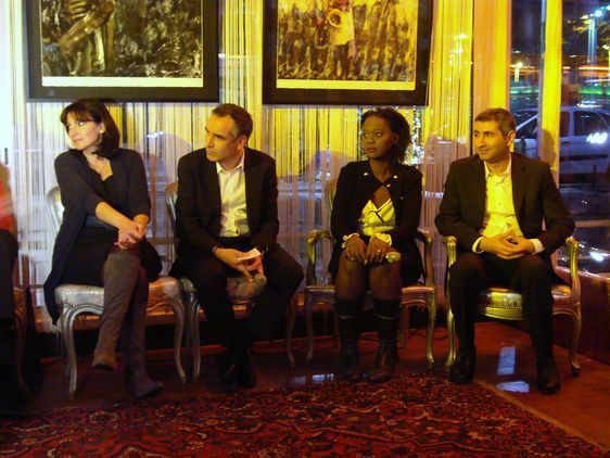 Anne Hidalgo, l'animateur, Rama Yade et Fayçal Douhane, le seul homme invité à débattre sur l’engagement politique au féminin