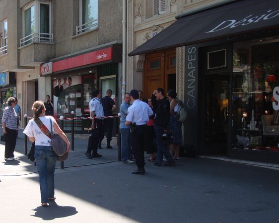 L'entrée de l'immeuble social est étroitement surveillée