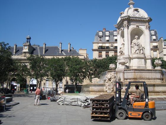 Le démontage du Village Saint-Germain demande 4 jours de travail