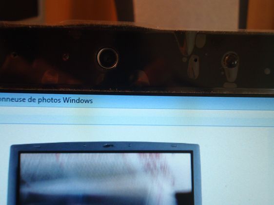 La webcam allumée permet également à des personnes malveillantes de voir ce que vous êtes en train de faire