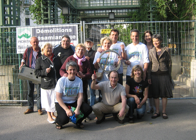 (c) Alexi B. : Des membres de l'association Accomplir en mai 2010