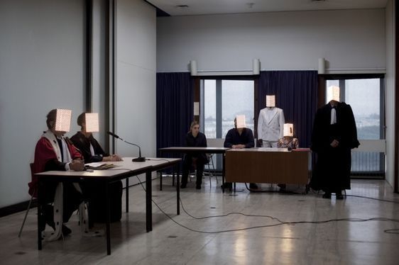 Pierre Huyghe, The Host and the Cloud, 2009-2010 (l'Hôte et le Nuage)