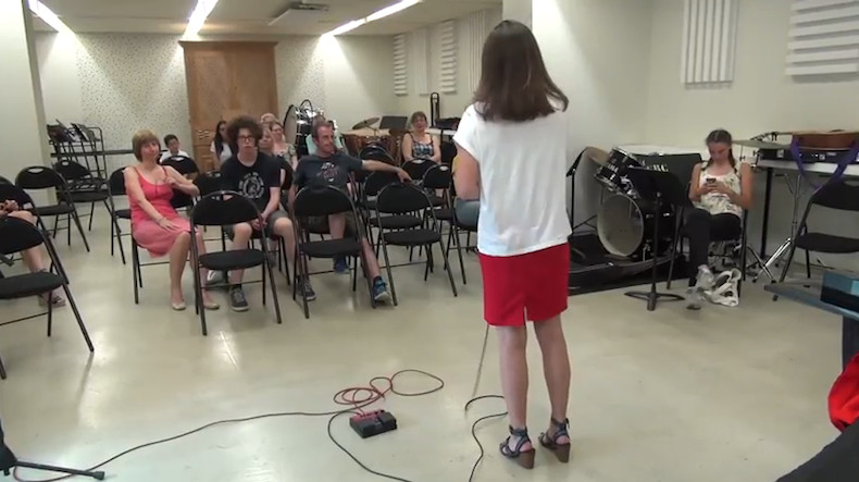 Chant Variété au conservatoire municipal de Suresnes © capture d'écran Les 10 ans du conservatoire de Suresnes au Puits d'Amour.