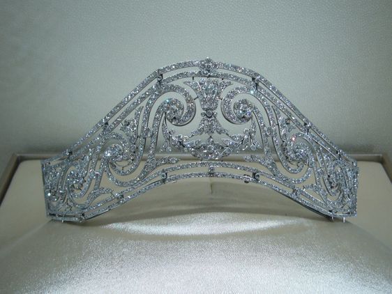 Un diadème signé Cartier