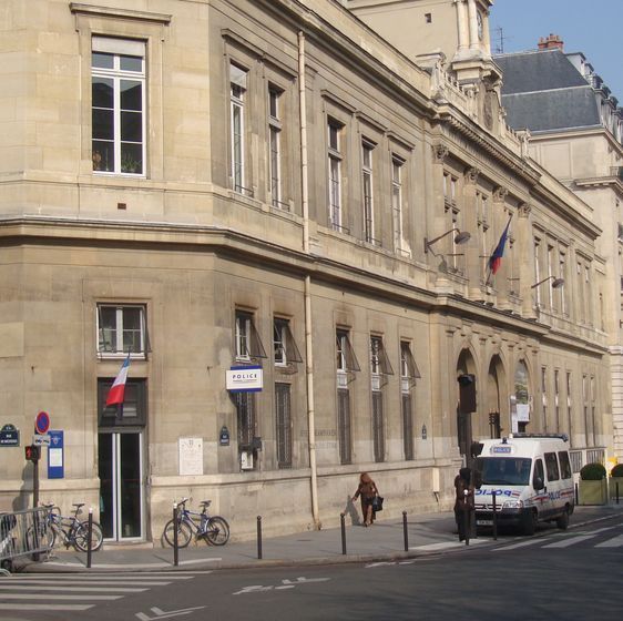 L'accueil de l'antenne de police qui jouxte la mairie du 6e arrondissement a fermé le 25 février 2011.