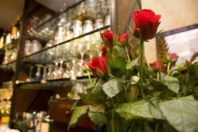 (c) Association Service en tête - Opération Femmes en fête le 6 mars 2009.