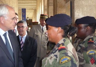 Les soldats au féminin représentent les contingents des Outre-mer. Photo : Julie Hammett.