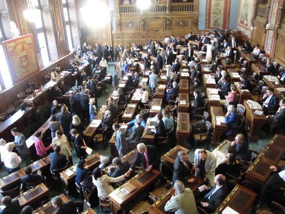 Le conseil de Paris le 17 juin 2011 vote les listes des grands électeurs - Photo : Julie Hammett.