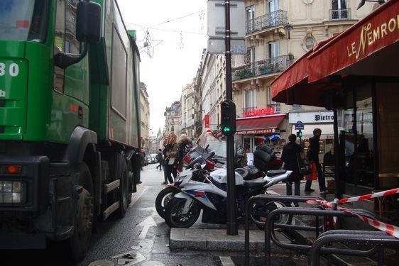Ancien feux rouges pour vélos dans la rue du Cherche-Midi le 11 janvier 2011 - Photo : VD.