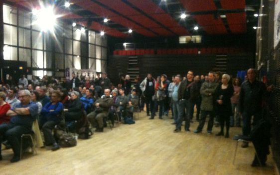 Le public assistant aux tables rondes et aux discours - Photo : GB.