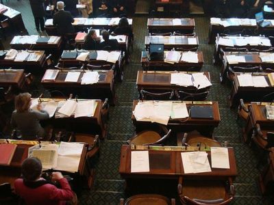 La place du groupe Centre et Indépendants au Conseil de Paris, entre le groupe UMPPA et le groupe PSRGA - Photo : VD.