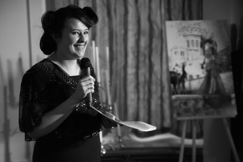 Justine Maillard, artiste photographe et à l'initiative de la soirée "L'invitation au voyage". crédits : Alexandre Massin