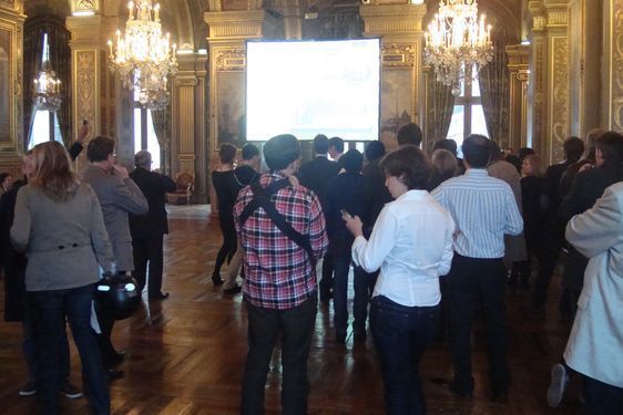 Peu de monde à l'Hôtel de Ville le 6 mai 2012 à 20h - Photo: VD.