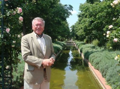 Christian Vauge devant la coulée verte à Daumesnil dans le 12e arrondissement de Paris : "une réalisation de la droite" - Photo : VD.