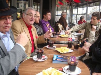 Bernard Atlan en renfort dans les circonscriptions où Le Parti des Libertés présente des candidats, ici dans la 5e circonscription, dans le 10e  arrondissement - Photo : VD.