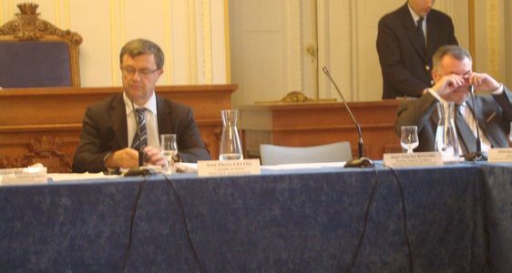 Jean-Pierre Lecoq et Olivier Passelecq au conseil du 6e arrondissement le 26 juin 2012 - Photo : VD.