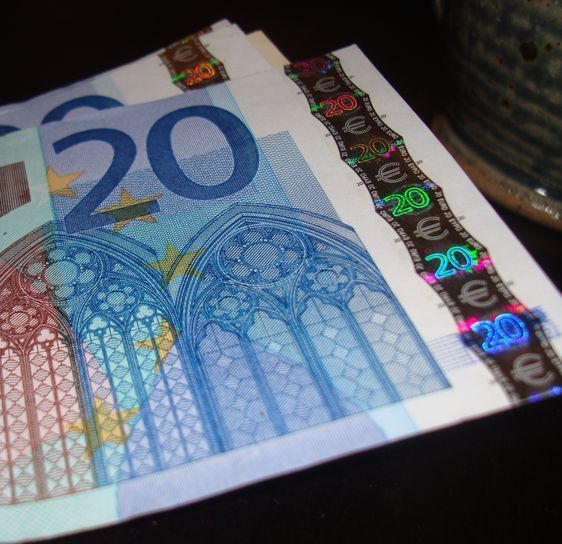 2 082 € nets par mois : la rémunération moyenne, nette des prélèvements sociaux, d’un salarié en France en 2010 - Photo : VD.