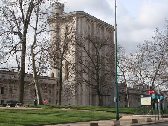 La ligne 1 du métro parisien se termine à l'est à Vincennes (94).