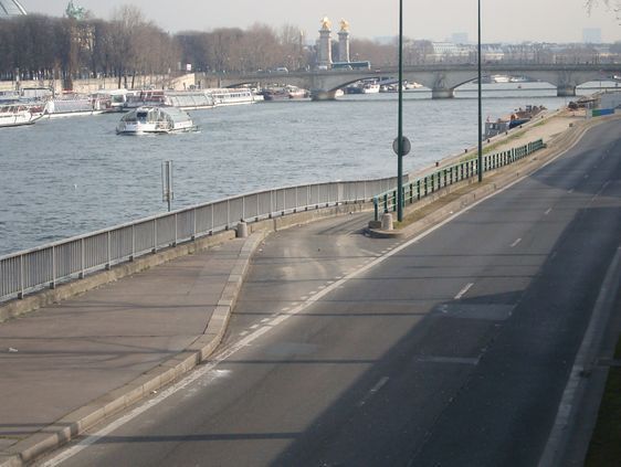 Les voies sur berges de Seine dans le 7e arrondissement.