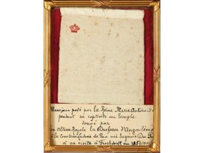 Mancheron porté par la Reine Marie-Antoinette en captivité (c) Etude Coutau-Bégarie.