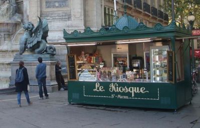 Le Kiosque Saint-Michel côté face  Photo : VD.
