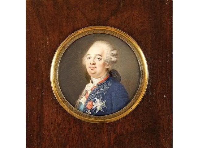 Louis XVI : Portrait en buste miniature ronde sur ivoire, Ecole Française XVIIIe, lot 2 de la vente le 17 octobre 2012 à l’Hôtel Drouot dans le 9e arrondissement (c) Photo Etude Couteau-Bégarie.
