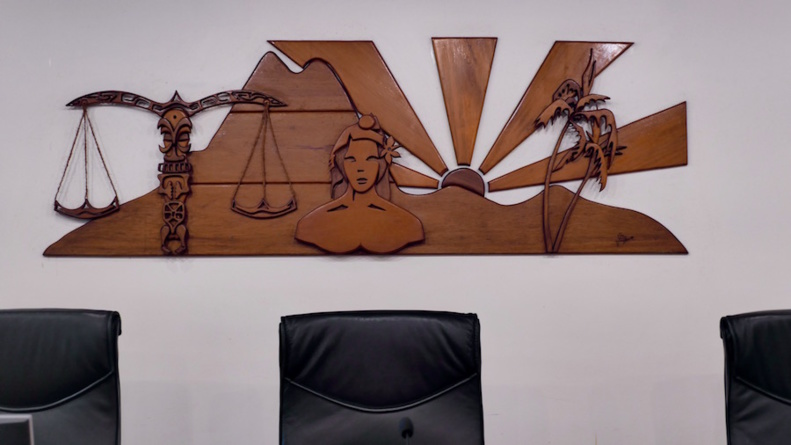 Comme pour la Marianne du tribunal administratif de Papeete, la condition de l'urgence en référé suspension appelle la recherche d'un équilibre entre les intérêts en cause © VD/MT.