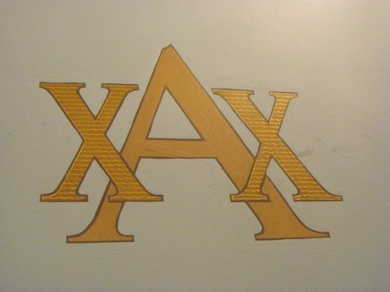 Détail du mur de la salle des fêtes de la mairie du XXe arrondissement.