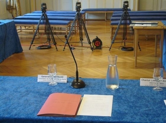 Avant le conseil d'arrondissement.