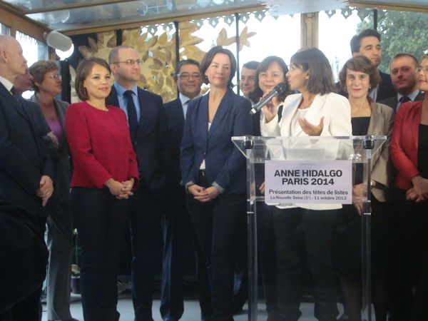 Anne Hidalgo et les têtes de liste le 11 octobre 2013.