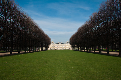 Allée vers le Sénat © pixarno - Fotolia.com
