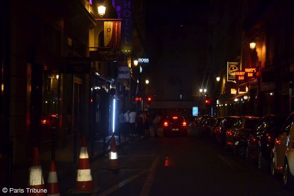 De l'ambiance également rue Daunou dans le 1er arrondissement où se trouve le célèbre Harry's Bar typiquement new-yorkais © VD