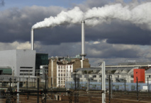 Lundi 5 octobre 2015, la grève empêchait les 4 usines d'incinération en région parisienne de recevoir les déchets de Paris - Usine d'incinération pour Paris © Hassan Bensliman.