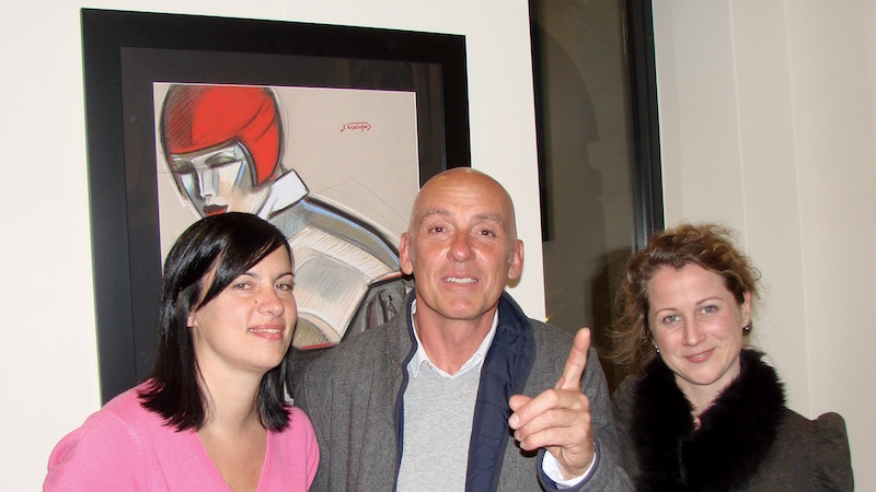 Stéphane Gisclard et les animatrices de la galerie Estadès à Paris © DR / Paris Tribune.