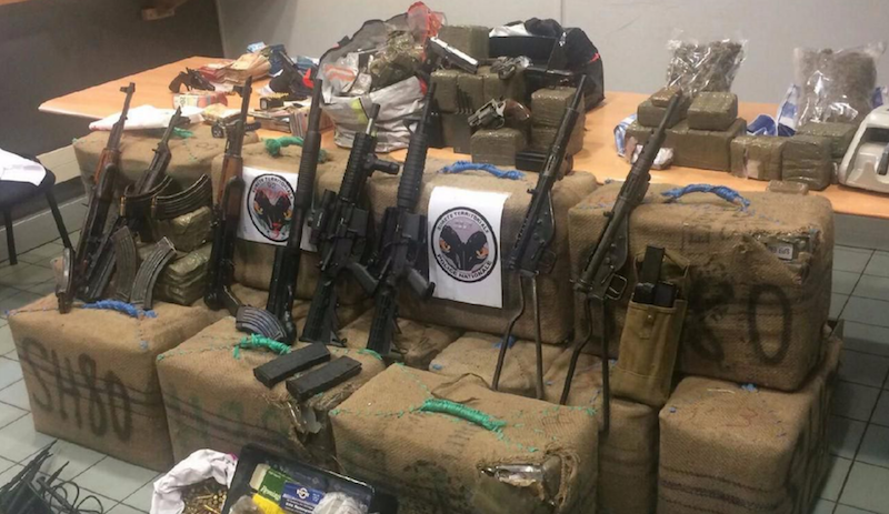 3 juin 2017 - Saisie record d'armes avec drogues par la Sûreté territoriale des Hauts-de-Seine © Police nationale