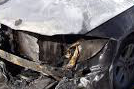 Voiture brûlée © DR.