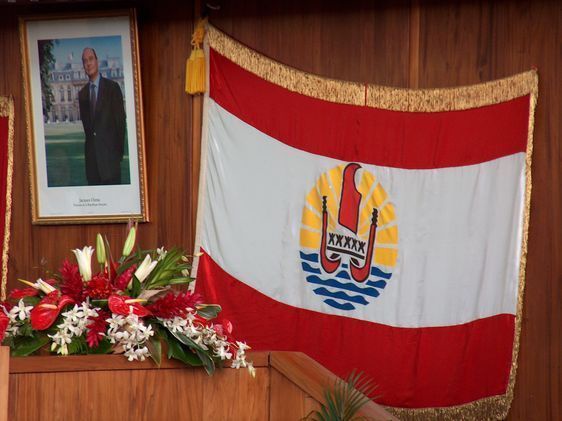 (c) RJD / Ass. Tanumera Hoho'a : Depuis 2004, le Territoire d'Outre-Mer devenu Pays d'Outre-Mer vit dans l'instablitié politique