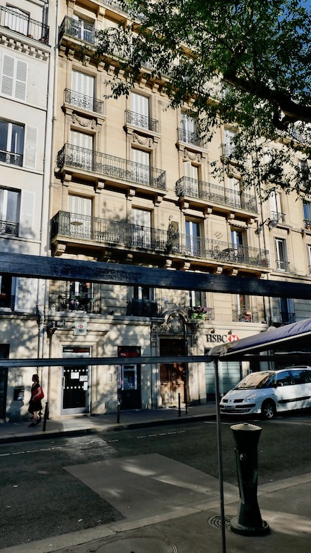 Suicide rue Boulard un jour de marché à Paris © VD/PT