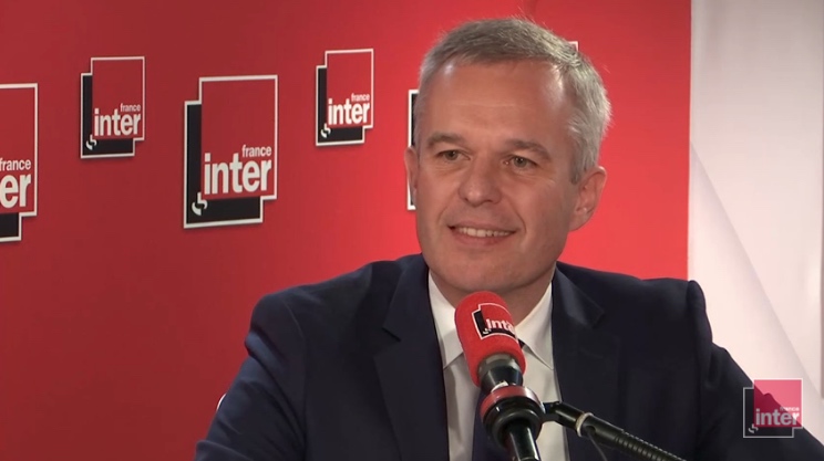 François de Rugy sur France Inter le 10 juillet 2019 © capture d'écran : "J'assume totalement qu'un président de l'Assemblée, comme un ministre, rencontre de manière informelle lors de dîners des responsables d'entreprises, de la culture, de l'université. Je n'accepte pas qu'on nous attaque moi et ma femme, nous n'avons rien à nous reprocher, ni elle ni moi."