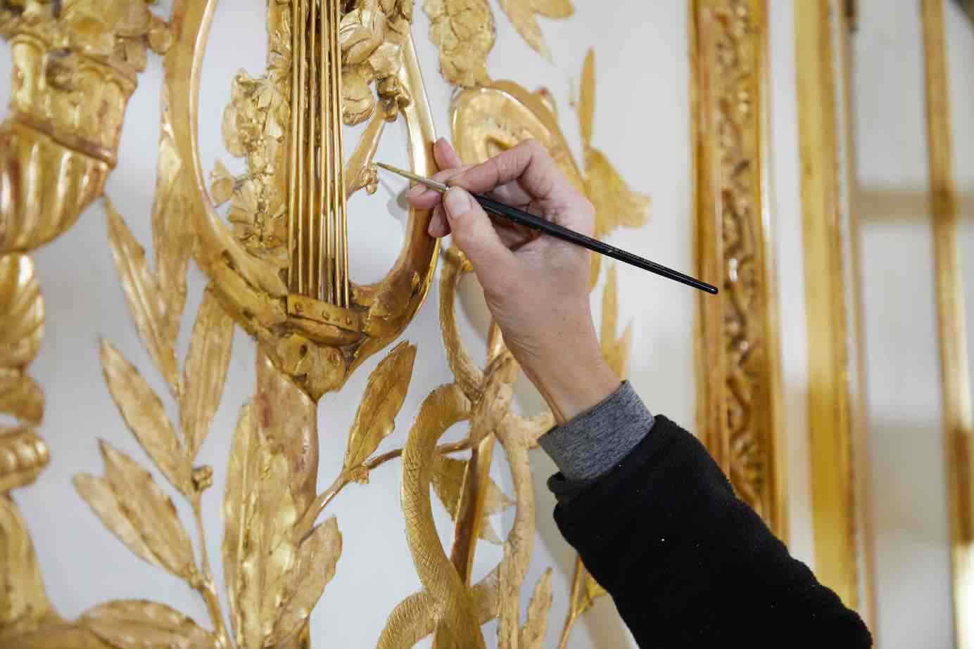 Restoration in the Salon de Compagnie of the Hotel d'Uzès ©Antoine Mercusot