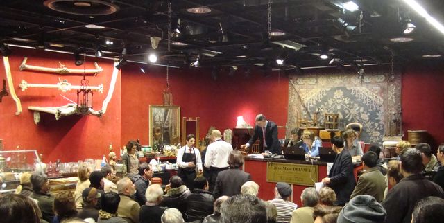 Enchères à l'Hôtel Drouot @ Archives Paris Tribune.