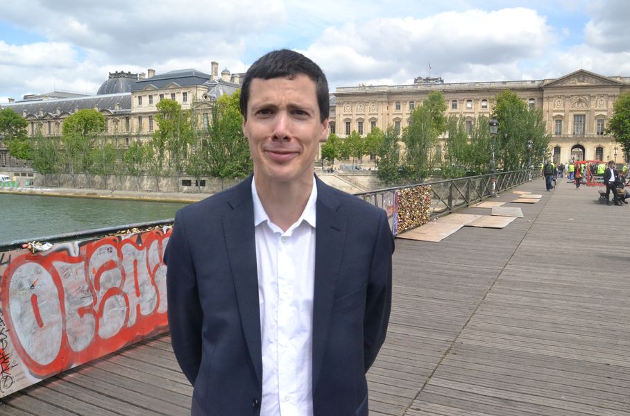 Nicolas Martin-Lalande adjoint au maire du 1er arrondissement sur le Pont des Arts © VD.