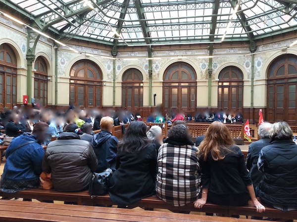 Assemblée générale des grévistes à la Bourse du Travail le 5 octobre 2015 © PT.