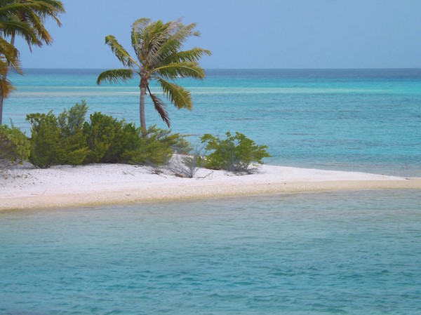 Atoll d'Apataki dans l'archipel des Tuamotu © RJD DR