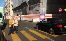 Un passage piéton protégé (presque) tout le long du chantier de La Poste