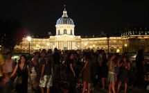 Pour ou contre la fermeture du Pont des Arts le soir