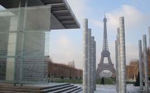 Rachida Dati affronte Clara Halter et Bertrand Delanoë sur le Champ de Mars