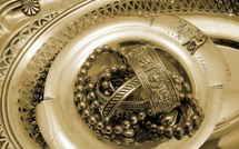 Vol avec violence à domicile à 15h30